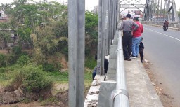 Pelajar ini akan Loncat dari Jembatan Gara-gara Dapat 'Bisikan'
