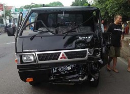 Pemotor Asal Ponorogo Tewas Setelah Menabrak Pikap