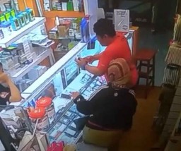 Pura-pura Urus KTP, Haryono Curi HP Petugas Dispendukcapil Surabaya