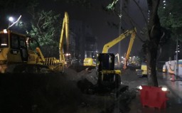 Foto: Lokasi Jalan Ambles di Gubeng Hujan Deras, Recovery Jalan Terus