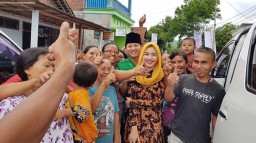 Wabup Trenggalek Dicegat Emak-emak Berdaster: Jangan Hilang Lagi