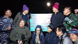 Gagal Lihat Blue Fire di Kawah Ijen, Bu Menteri Cs Disambut Bulan Purn