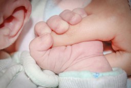 Wanita di Afsel Pecahkan Rekor Dunia dengan Melahirkan 10 Bayi Kembar