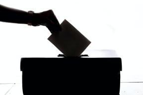 Real Count KPU Hampir 100 Persen: Paslon 03 dan 01 Kian Tak Berdaya di Kediri