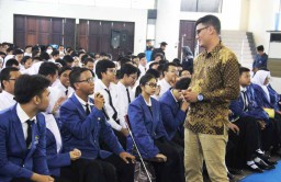Pengukuhuan Mahasiswa Baru, ITS Undang Mantan Pendukung GAM