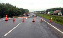  Jalan Tol Cipali KM 122 Jalur B Ambles, Contra Flow Diberlakukan