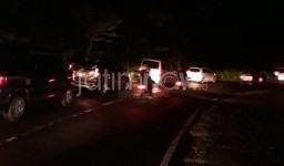 Berita Foto: Arus Lalin di Jalur Gumitir Kembali Normal Usai Longsor