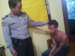 Diselamatkan Polisi, Dua Jambret Belia Nyaris Dibakar Massa