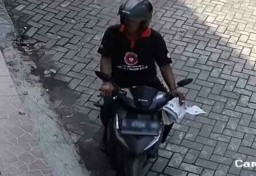 Dua Bandit Terekam CCTV Rampas HP 