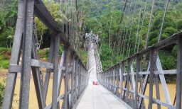 Belum Difungsikan, Jembatan Desa di Pacitan Runtuh
