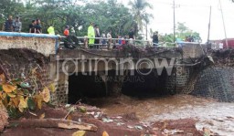 Banjir Bandang di Banyuwangi Meluap ke Pemukiman Karena Jembatan ini?