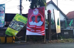 Wow! Baliho Duet Jokowi-Gatot Bertebaran di Banyuwangi