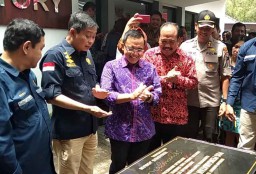 Jonan Resmikan Pos Pengamatan Gunung Ijen