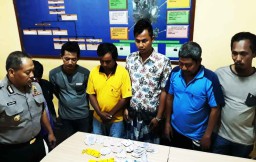 Judi Domino di Warung Kopi, Enam Pria Digerebek Polisi