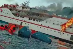 KM Karya Indah Terbakar di Perairan Maluku Utara, Ratusan Penumpang Selamat