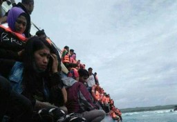 Berita Foto: Detik-detik Tenggelamnya Kapal Lestari Maju