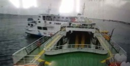 Dua Kapal Bersenggolan di Selat Bali