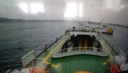 Dua Kapal yang Bersenggolan di Selat Bali Alami Kerusakan