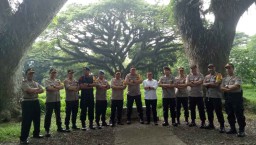Bupati Anas Kembangkan Wisata Pulau Merah dan Djawatan