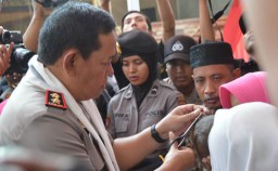 Kapolda Jatim Gelar Aqiqah Anak Yatim yang Diasuh Polisi