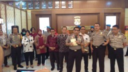 Polda Jatim Serahkan Tujuh Anak Korban Pelaku Bom ke Kemensos