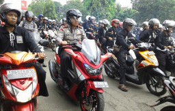 Pakai Sepeda Motor, Kapolres Ponorogo Kawal Konvoi Ribuan Pendekar