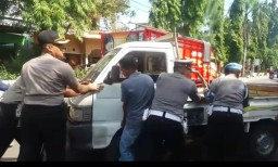 Kapolres Bojonegoro dan Jajarannya Sigap Urai Kemacetan