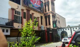 Kilas Berita Hot: Nasib Karaoke Striptis hingga Denda di Kota Malang