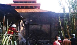 Sampah Bikin Petaka, Satu Rumah di Bojonegoro Hangus Terbakar