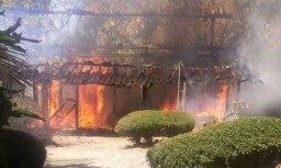 Asik Main HP, Pemuda di Ngawi ini Tak Sadar Rumahnya Terbakar