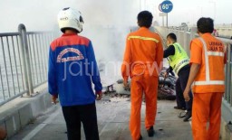 Kecelakaan di Jembatan Suramadu, Dua Sepeda Motor Hangus Terbakar