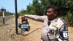 Dihantam Kereta Api, Mas'ud Terlempar dan Sepedanya Terseret 700 Meter