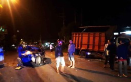 Tabrakan Frontal Sedan Vs Truk di Banyuwangi, Satu Nyawa Melayang