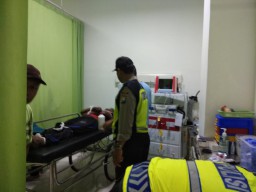 Ngeyel Beroperasi, Bentor itu Ditabrak Biker Ugal-ugalan 