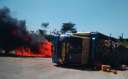 Begini Kronologi Kecelakaan Innova Vs Truk di Tol Pandaan-Malang
