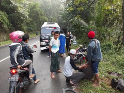 Tikungan Pondok Tremas Kembali Memakan Korban, Seorang Biker Kritis