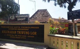 Kantor Kelurahan di Probolinggo ini Dipasang Papan Bertuliskan Dijual
