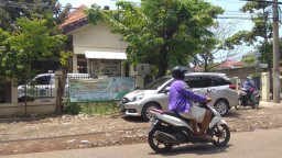 Polisi Datangi Kelurahan Gebang Putih Selidiki Penemuan KIP di Nginden