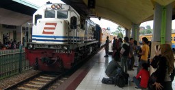 Peringati HUT RI ke 74, KAI Berlakukan Tarif Gratis pada Kereta Lokal