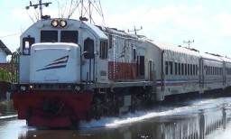 Jalur Terendam Banjir, KA Jurusan Surabaya-Banyuwangi Tertunda
