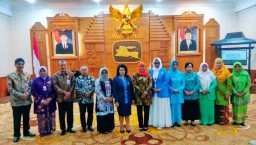 Gandeng 7 Ormas, Gubernur Khofifah Tuntaskan Kemiskinan di Pedesaan