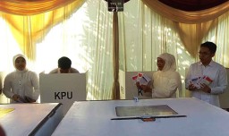 Khofifah dan Baju Putih di Setiap Pemilu
