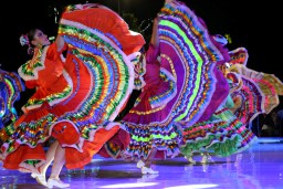 Tarian Mancanegara Meriahkan Penutupan Surabaya Cross Culture Festival