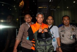 Komisioner KPU Wahyu Setiawan Ditahan KPK Usai Jadi Tersangka