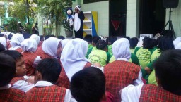 Komunitas ini Galang Dana Bantuan Tsunami Palu dengan Mendongeng