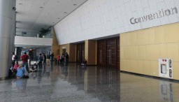 Melihat Persiapan Konser 'Hadapi dengan Senyuman' di Grand City