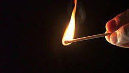 Seorang Pria Bawa Bahan Bakar dan Korek Api di Katedral Ditangkap