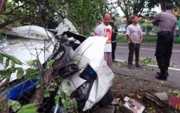 Daihatsu Xenia Tabrak Pohon di Jalur Tengkorak Magetan, 6 Luka