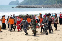 Masyarakat Banyuwangi Dilatih Sigap Hadapi Bencana Tsunami