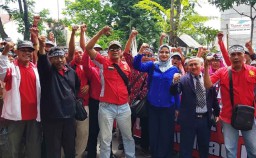 Pabrik Kertas Leces Pailit, Karyawan Demo Minta Pencairan Pesangon